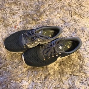 Hardly ever worn nike running shoes